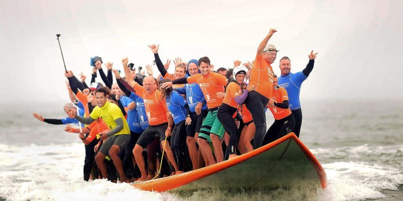 47 surfers 1 board